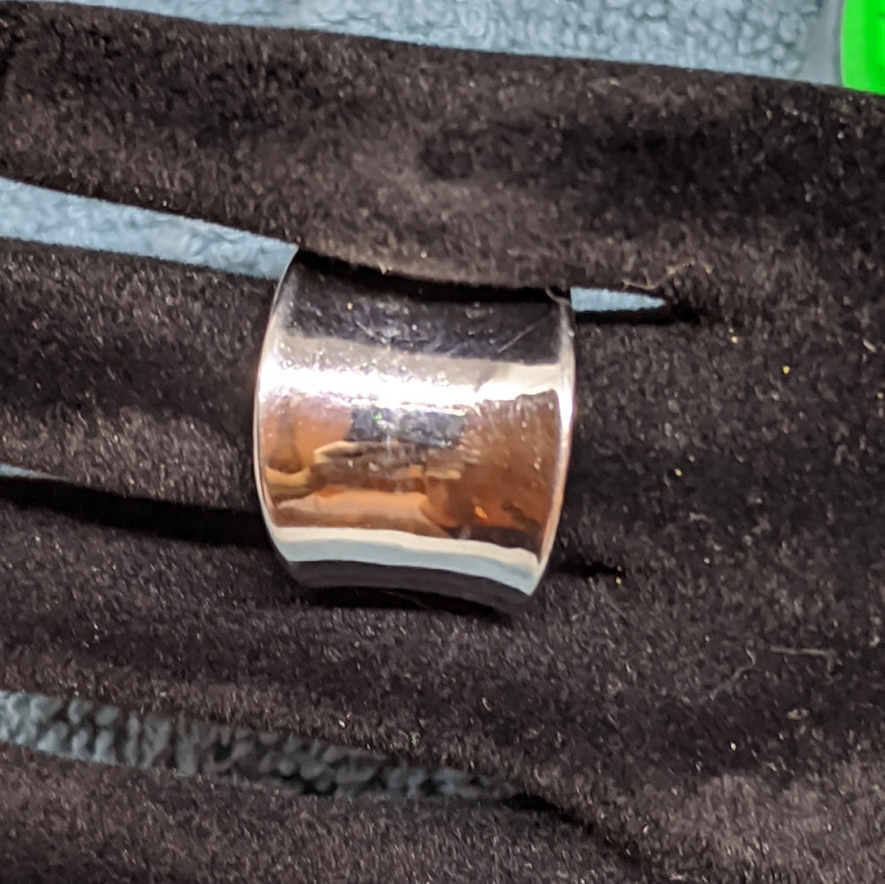 Ring - Picture 2 of 2